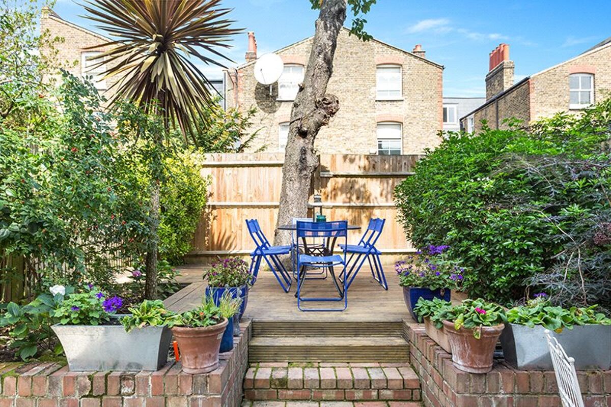 flat for sale in Airedale Road, Wandsworth, London, SW12 WND170141