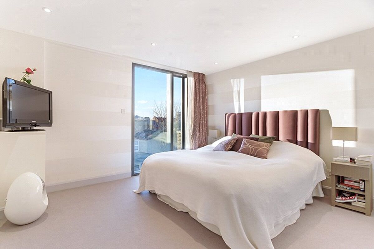 house for sale in Alderbrook Road, Clapham South, London, SW12