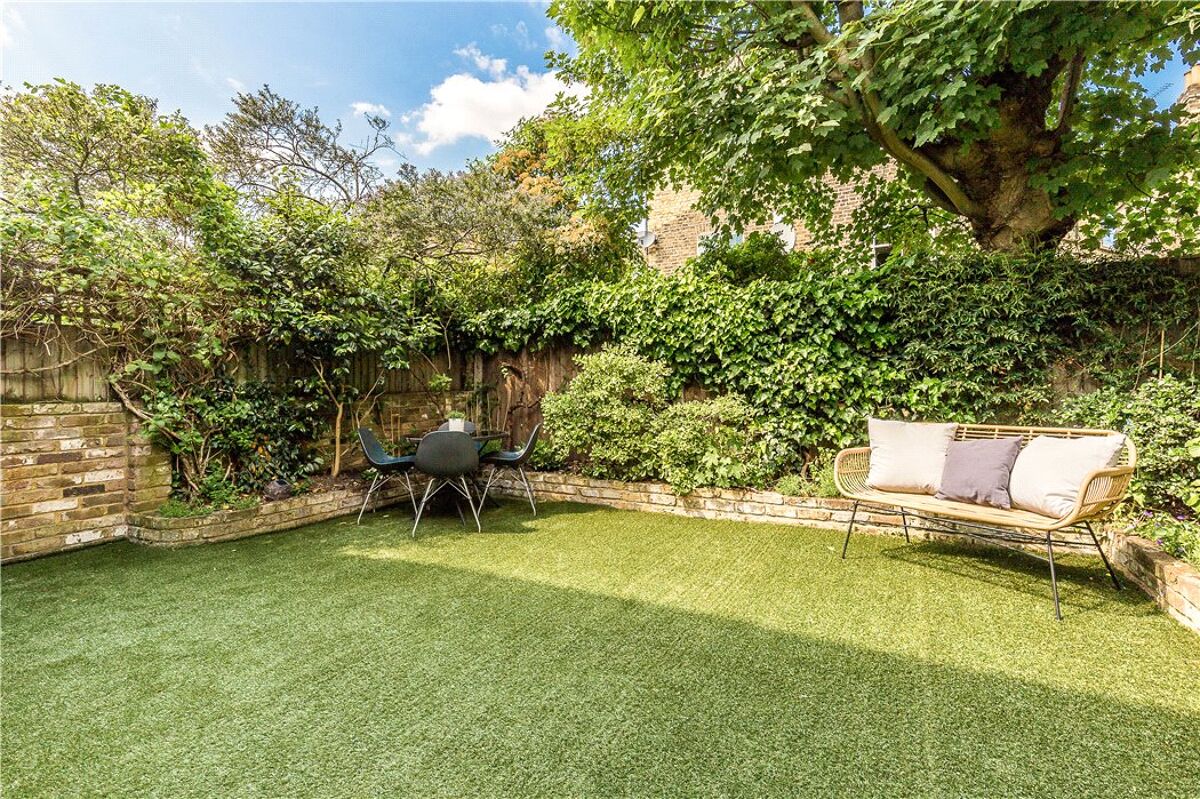 house for sale in Wakehurst Road, Between The Commons, London, SW11