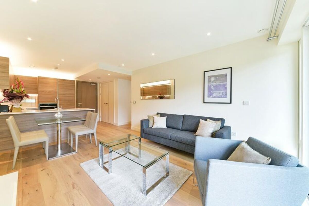 flat to rent in Biring House, Duke Of Wellington Avenue, Woolwich