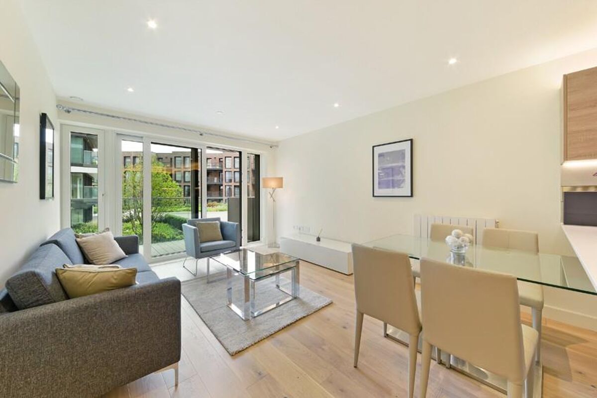 flat to rent in Biring House, Duke Of Wellington Avenue, Woolwich