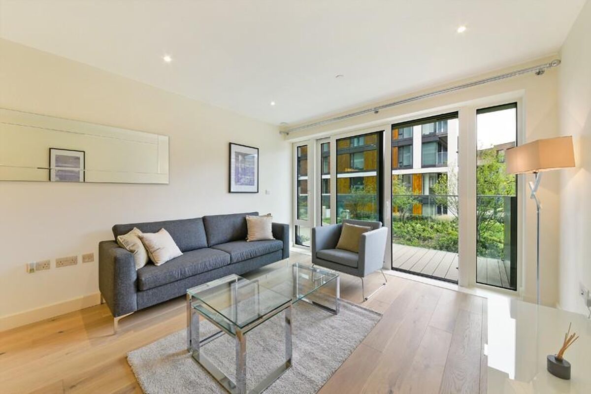 flat to rent in Biring House, Duke Of Wellington Avenue, Woolwich