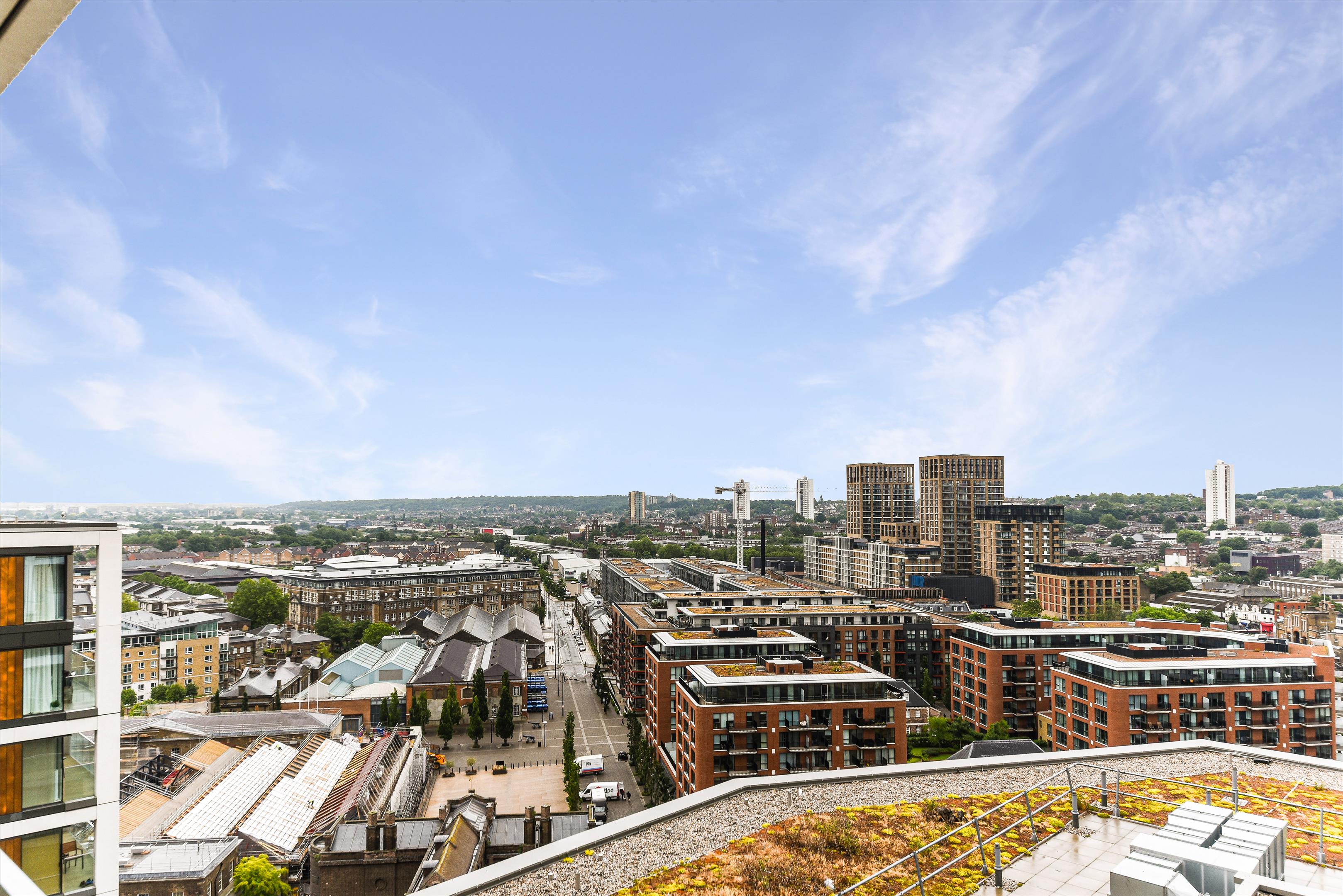 flat to rent in Deveraux House, Duke of Wellington Avenue, Royal