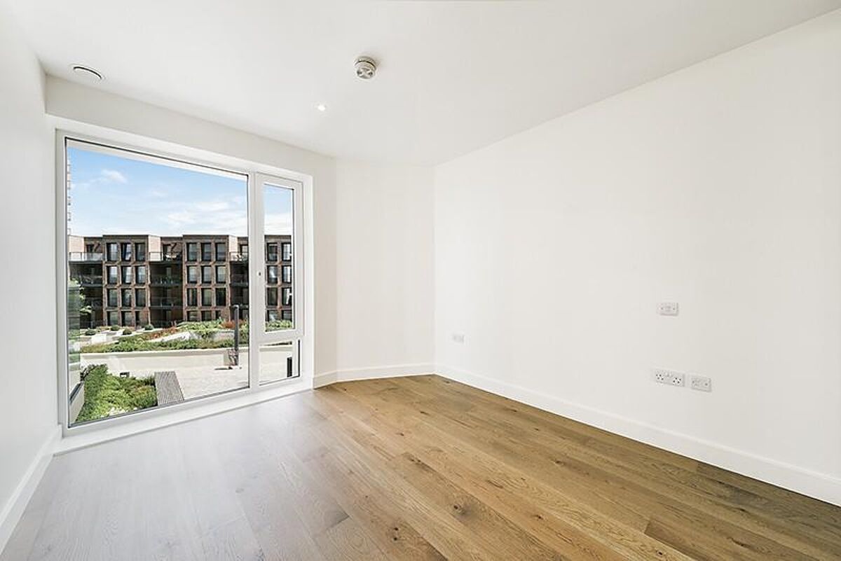 flat to rent in Biring House, Duke Of Wellington Avenue, Woolwich