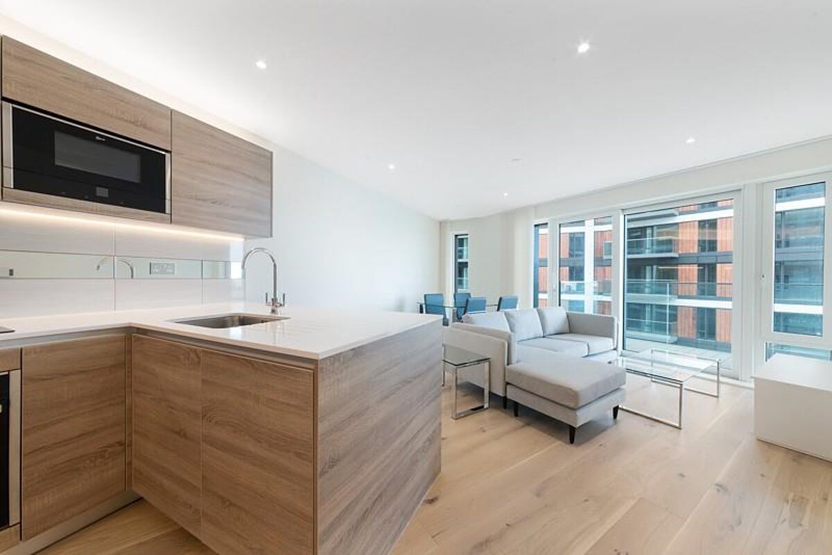 flat to rent in Deveraux House, Duke Of Wellington Avenue, Royal