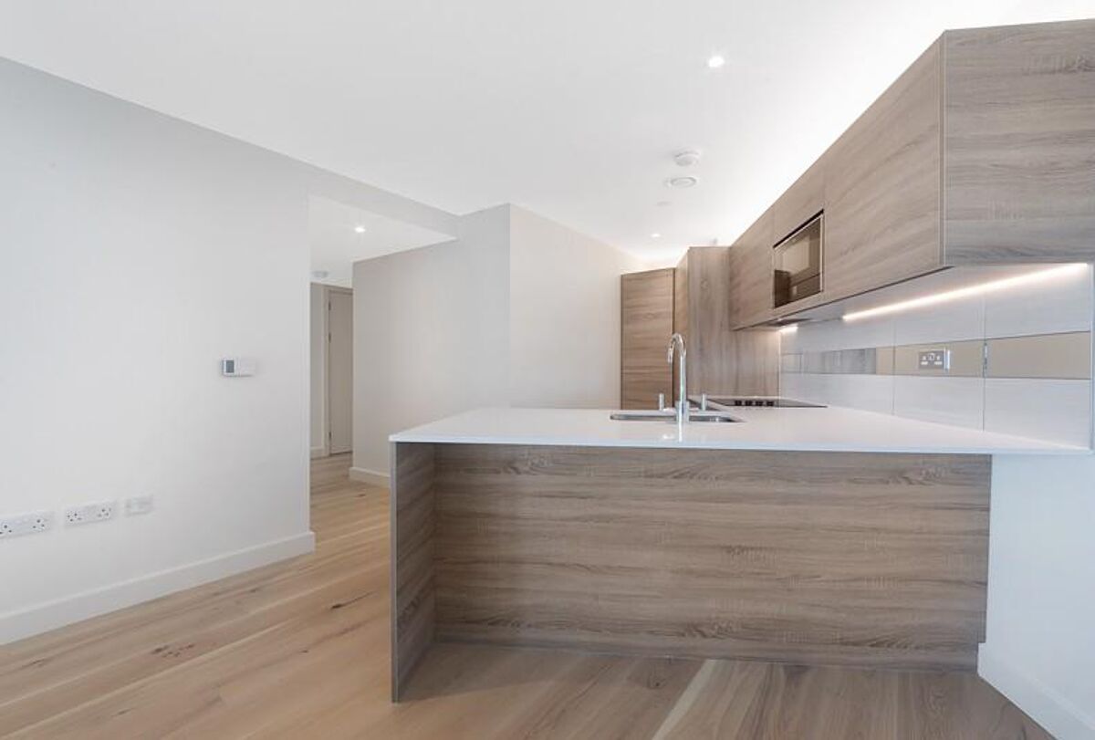 flat to rent in Deveraux House, Duke Of Wellington Avenue, Royal