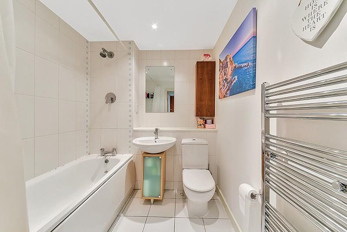 flat to rent in Building 45, Hopton Road, Royal Arsenal Riverside