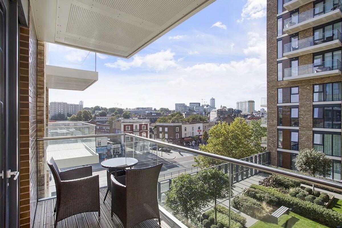 flat to rent in Duncombe House, Victory Parade, Woolwich, London, SE18 ...