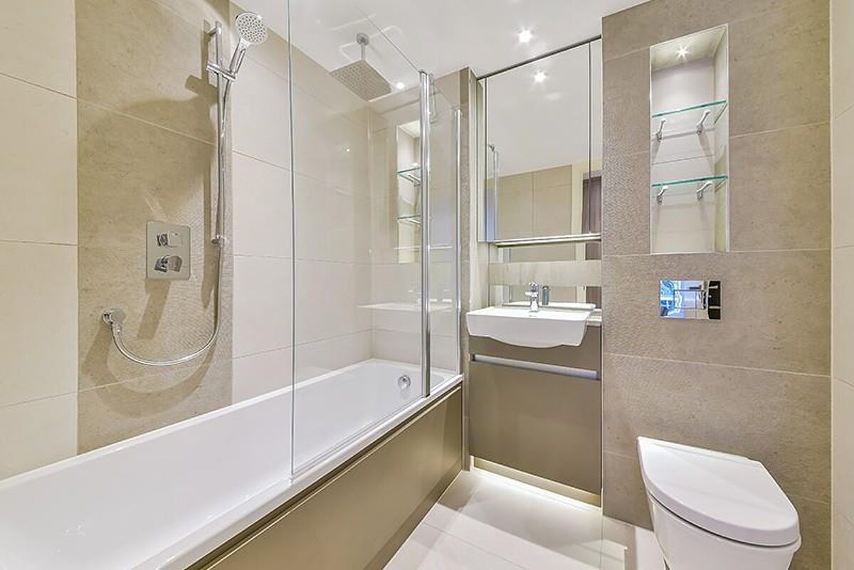 flat to rent in Deveraux House, Duke Of Wellington Avenue, Woolwich