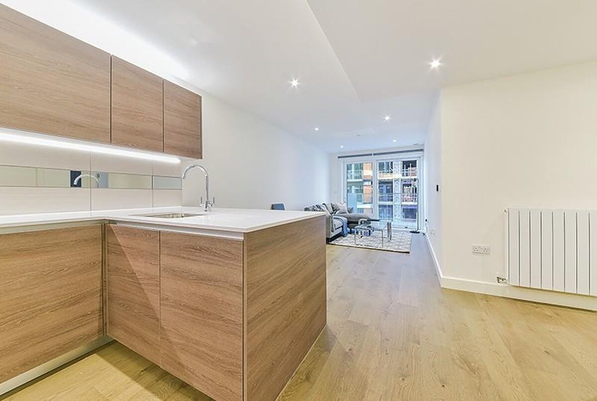 flat to rent in Deveraux House, Duke Of Wellington Avenue, Woolwich, London, SE18 WOQ305140