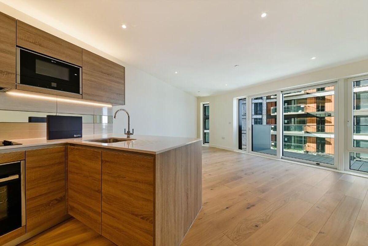 flat to rent in Deveraux House, Duke Of Wellington Avenue, Woolwich