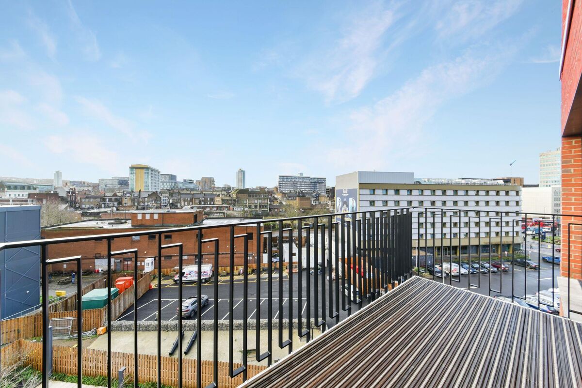 flat to rent in Minotaur House, Thunderer Walk, Royal Arsenal Riverside