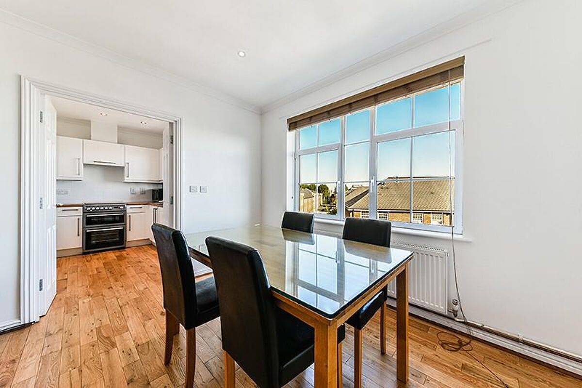 flat to rent in Cornwallis Road, Woolwich, London, SE18 WOQ334901