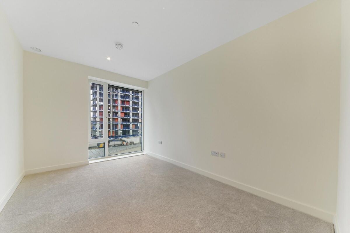 flat to rent in Norton House, Duke Of Wellington Avenue, Woolwich