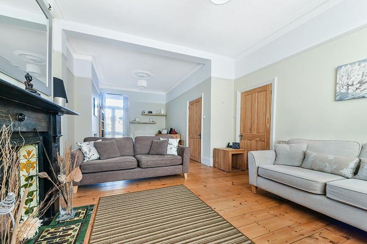 house to rent in Woodhill, Woolwich, London, SE18 - WOQ346093 | Knight ...