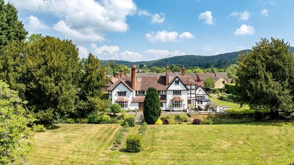 Picture of 8 bedroom house for sale.