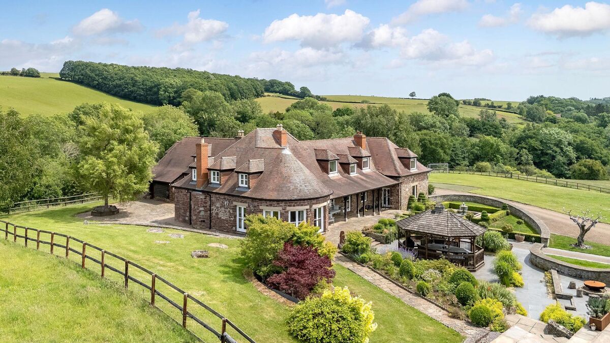 A Sanctuary of Refined Country Living 6