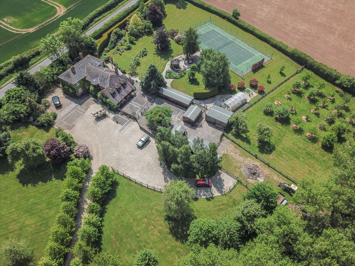 house for sale in Honeypot Farm, Hanley Castle, Worcester, WR8 0AH