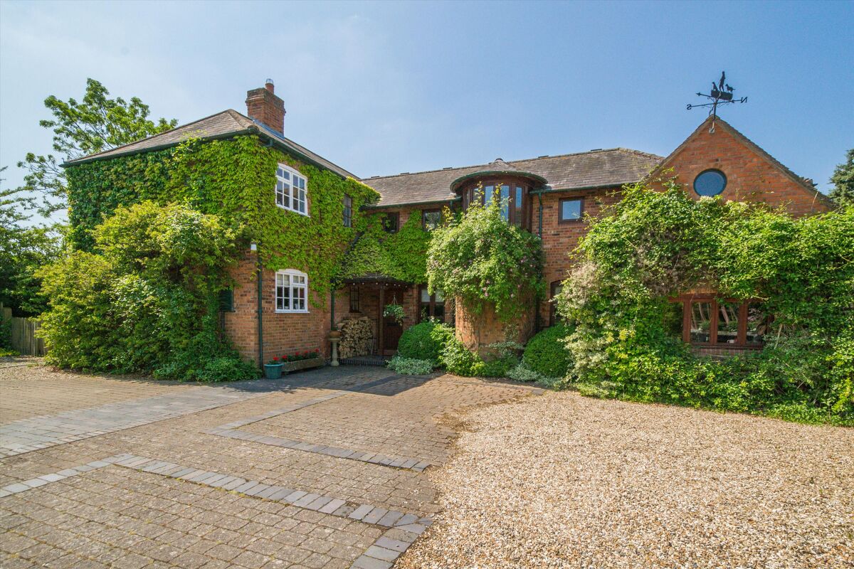 house for sale in Honeypot Farm, Hanley Castle, Worcester, WR8 0AH