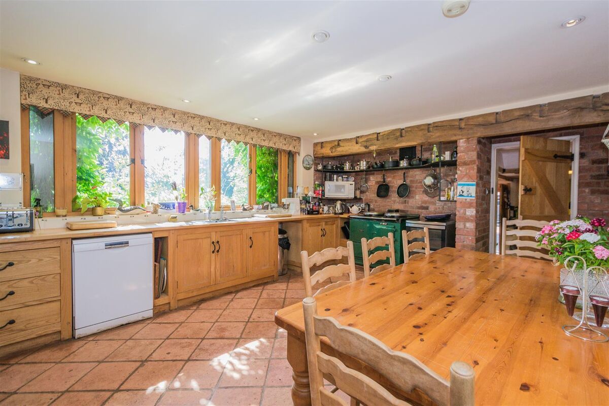 house for sale in Honeypot Farm, Hanley Castle, Worcester, WR8 0AH