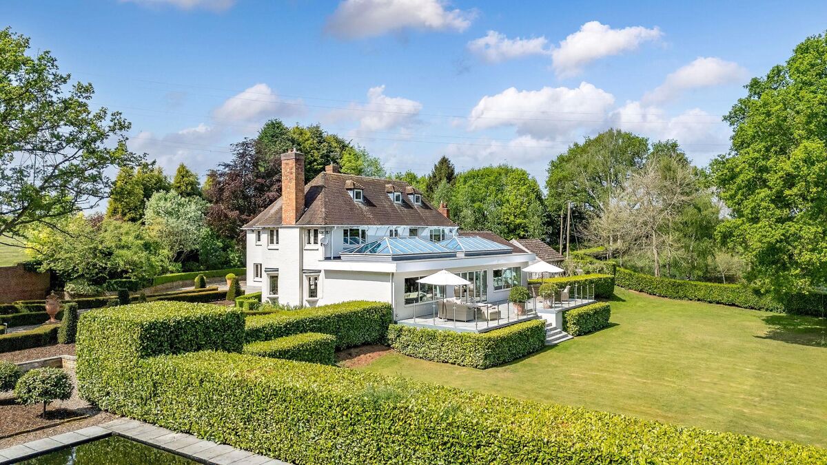 Countryside Grandeur Realized: A Masterpiece of Modern Country Living 5