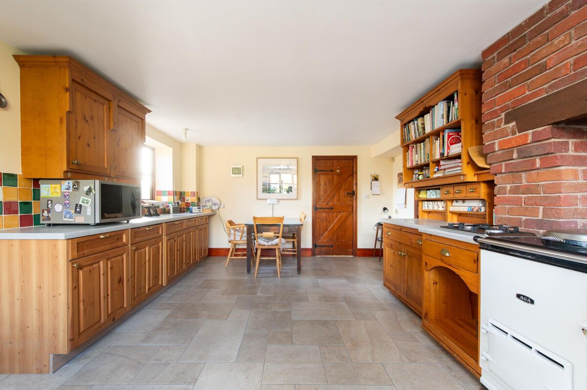 house for sale in Eaton Herefordshire, HR2. WRC012302008