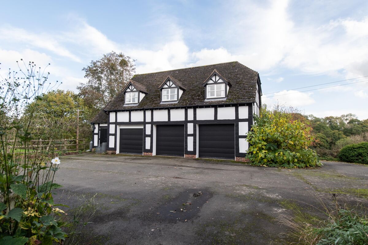 house for sale in Eaton Herefordshire, HR2. WRC012302008