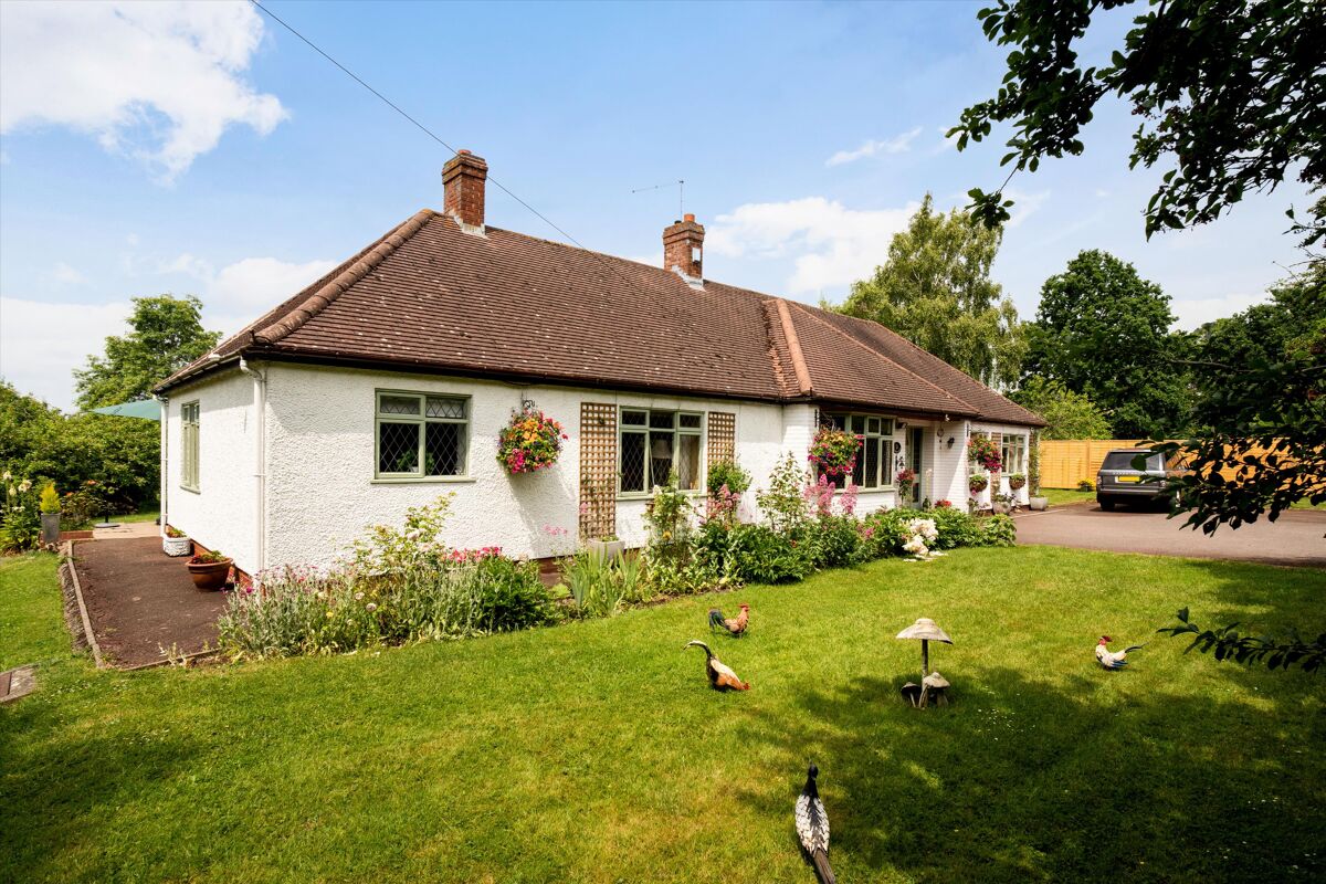 bungalow for sale in Station Road, Fladbury, Pershore, Worcestershire, WR10 WRC012337993