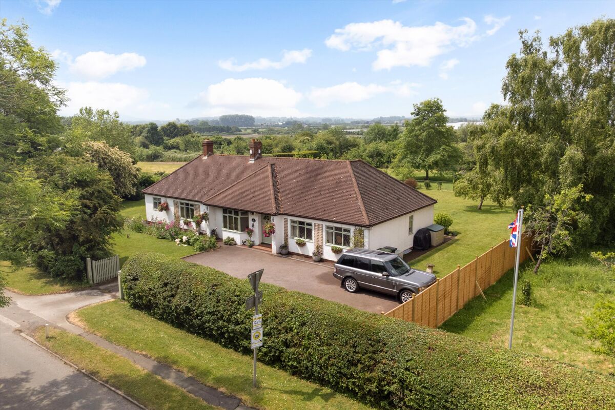 bungalow for sale in Station Road, Fladbury, Pershore, Worcestershire