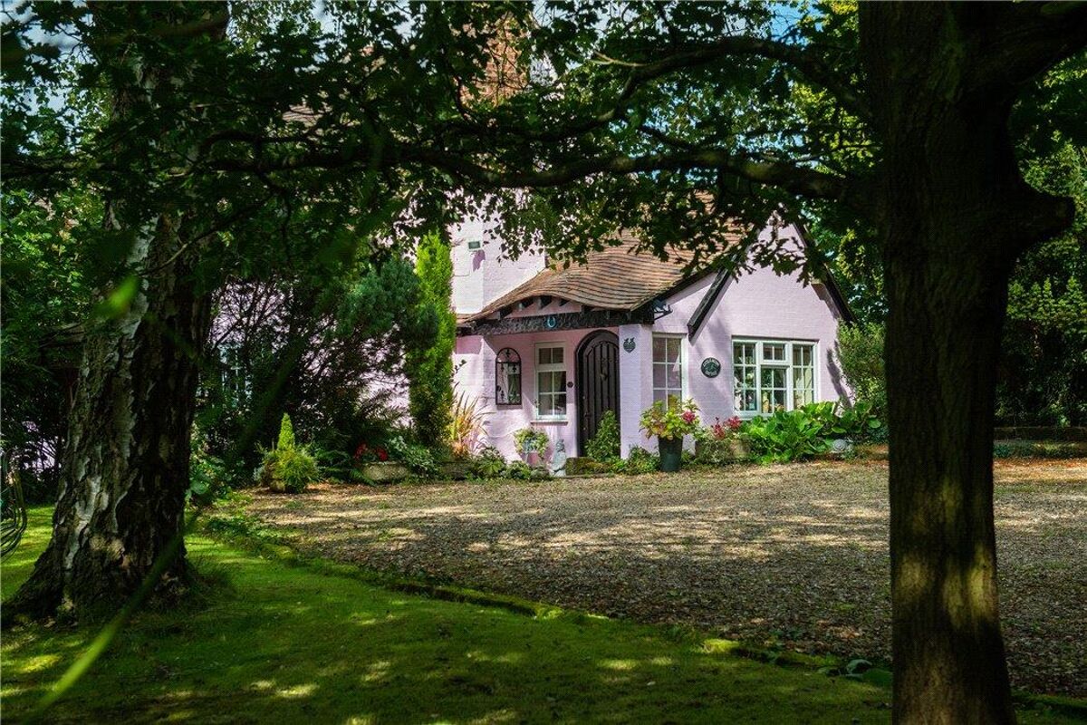 house for sale in Acton, Nr Ombersley, Worcestershire, DY13. WRC090202 Knight Frank