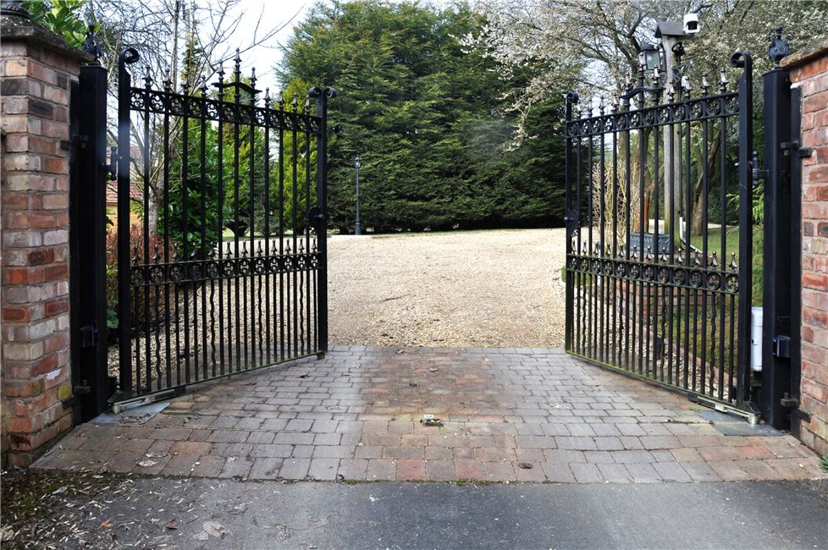 house for sale in Westridge House, Badgers Hill, Sheriffs Lench