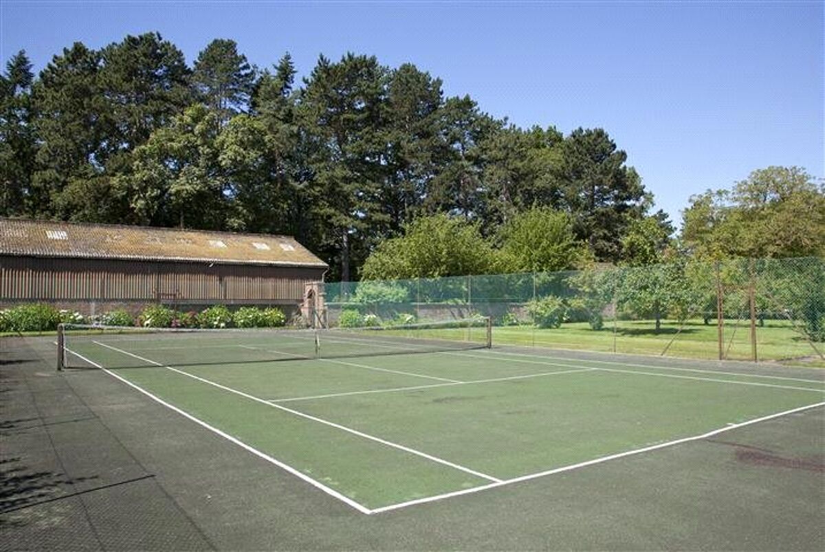 house for sale in Hanley Swan, Worcester, Worcestershire, WR8