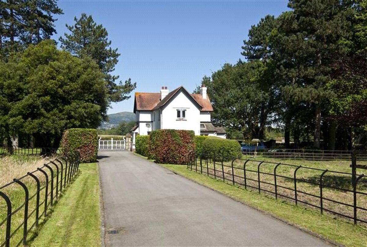 house for sale in Hanley Swan, Worcester, Worcestershire, WR8