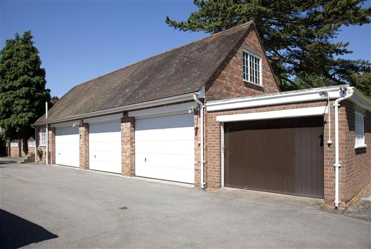 house for sale in Hanley Swan, Worcester, Worcestershire, WR8