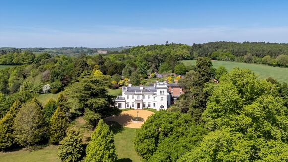 Picture of 8 bedroom house for sale.