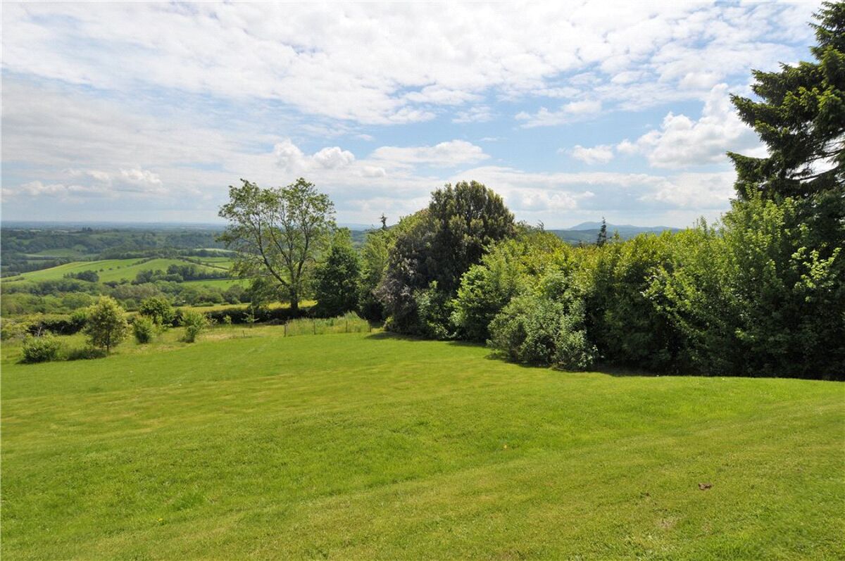 house for sale in Warwick Ridge, Old Road, CliftononTeme, Worcester