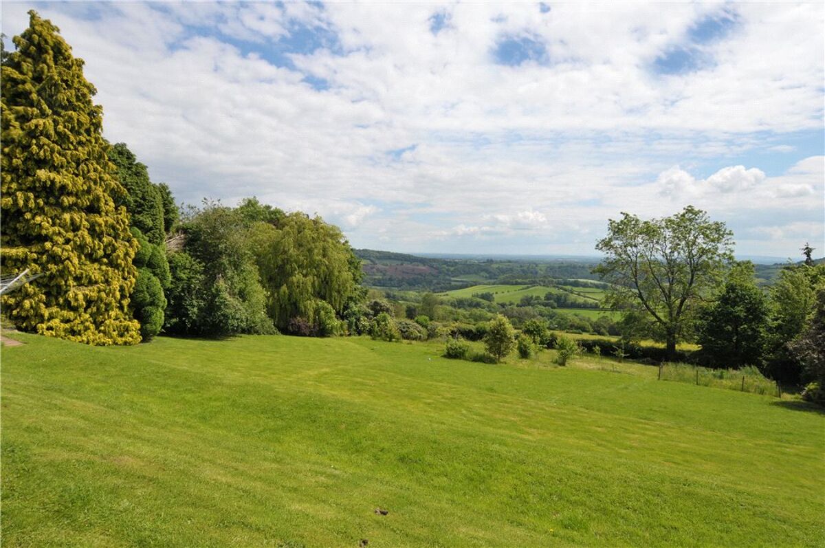 house for sale in Warwick Ridge, Old Road, CliftononTeme, Worcester, Worcestershire, WR6