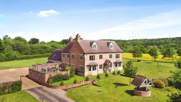 Picture of 6 bedroom house for sale.