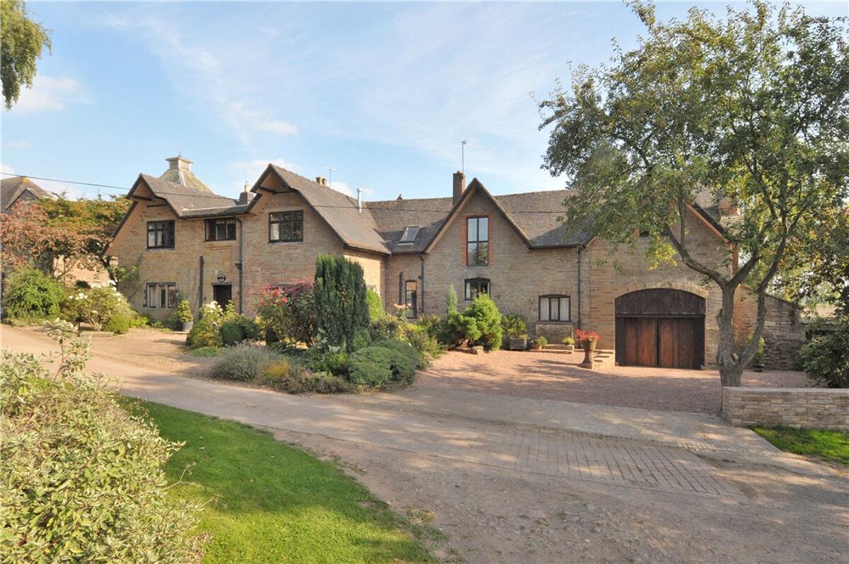 house for sale in Hunters Lodge, Buckenhill, Bromyard, Herefordshire