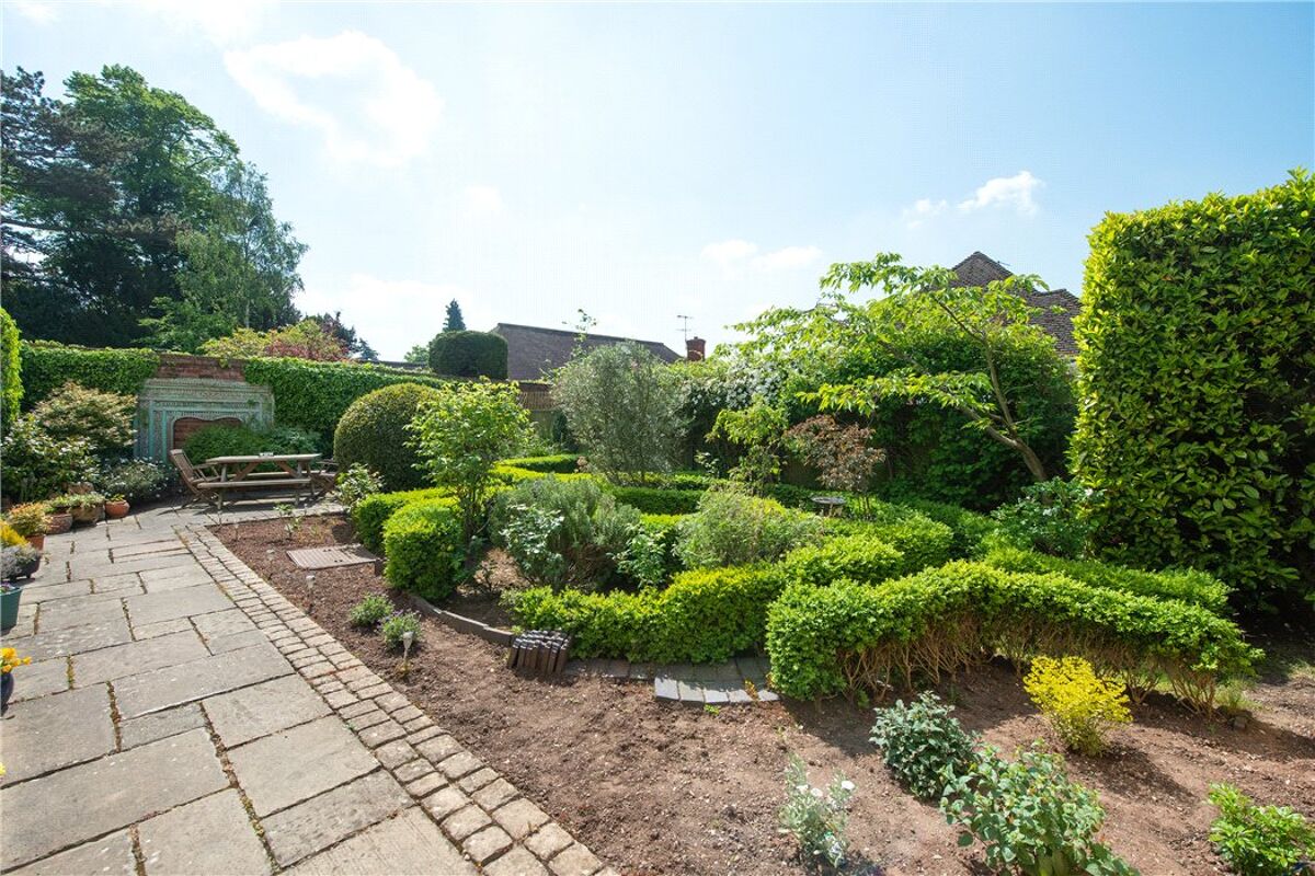 house for sale in Fort Royal Lane, Worcester, WR5 WRC150106 Knight