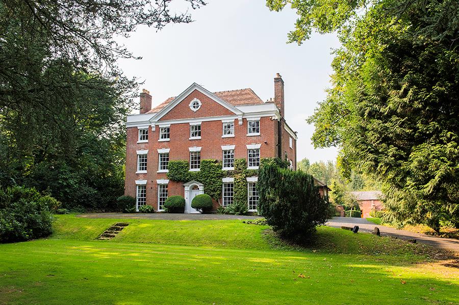 Equestrian properties for sale or rent UKLandandFarms.co.uk