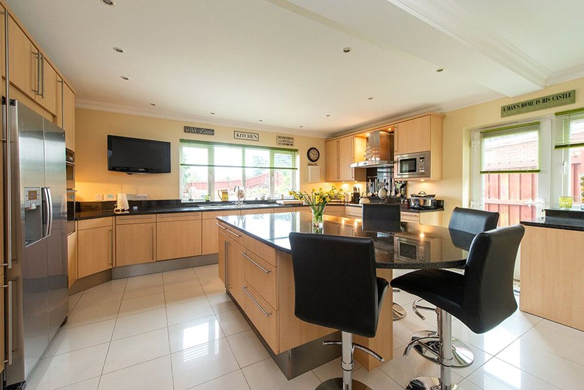 house for sale in Drayton Grove, Stourbridge, West Midlands, DY9