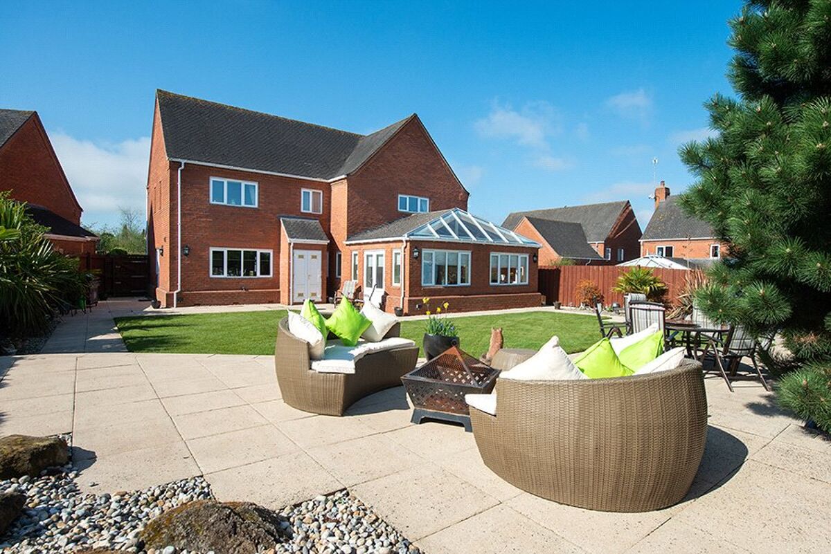 house for sale in Drayton Grove, Stourbridge, West Midlands, DY9