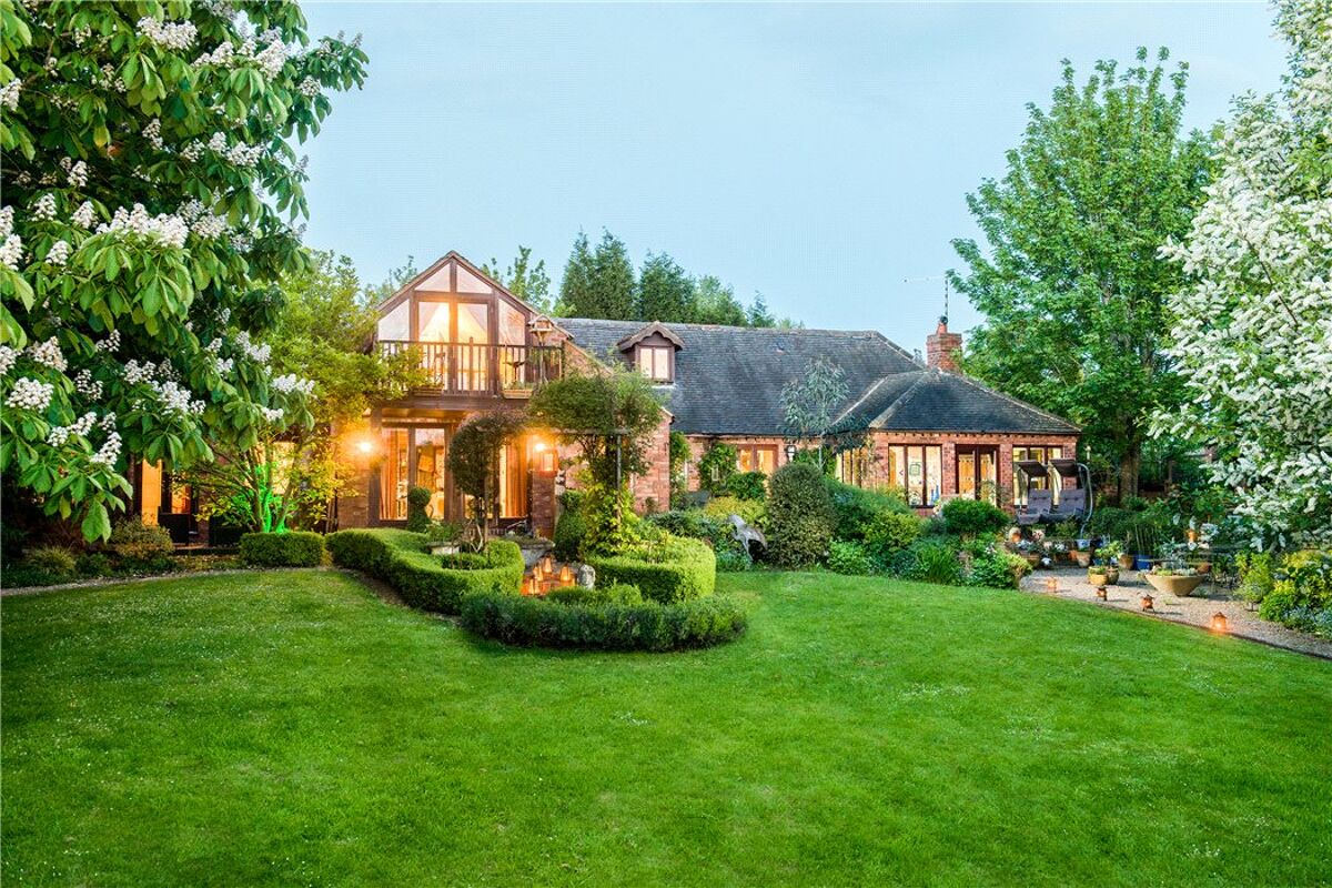 house for sale in Walton Road, Elmley Lovett, Droitwich, Worcestershire