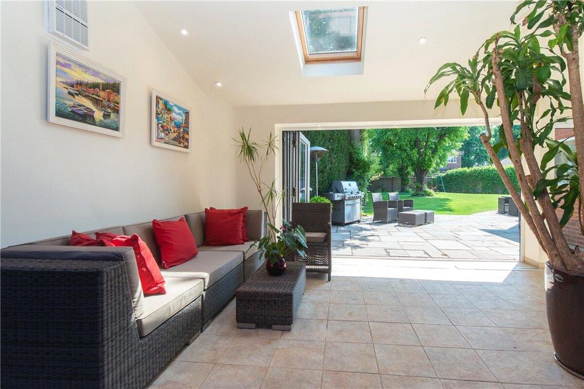 house for sale in Essex Drive, Fernhill Heath, Worcester