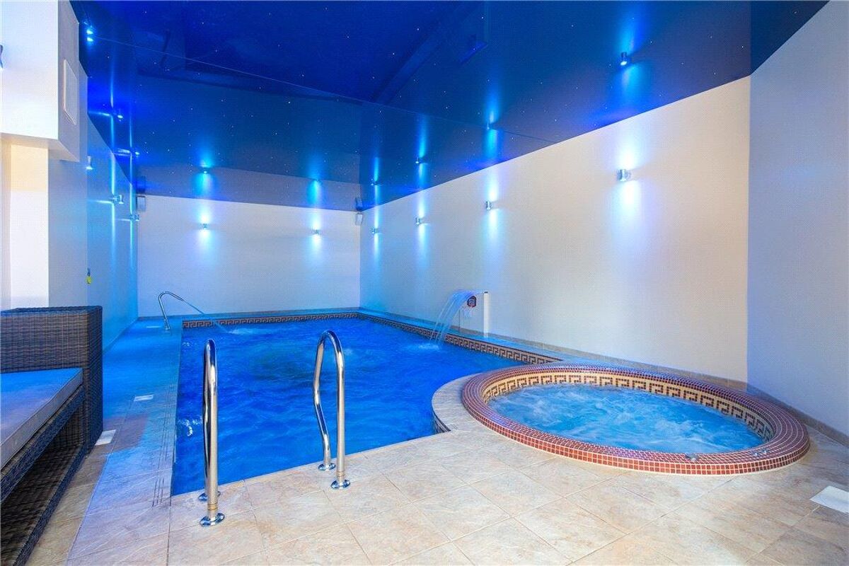 house for sale in Essex Drive, Fernhill Heath, Worcester