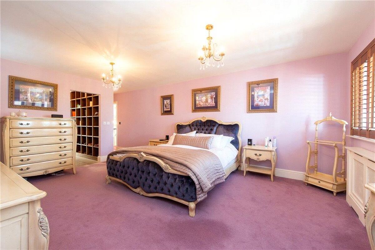 house for sale in Essex Drive, Fernhill Heath, Worcester