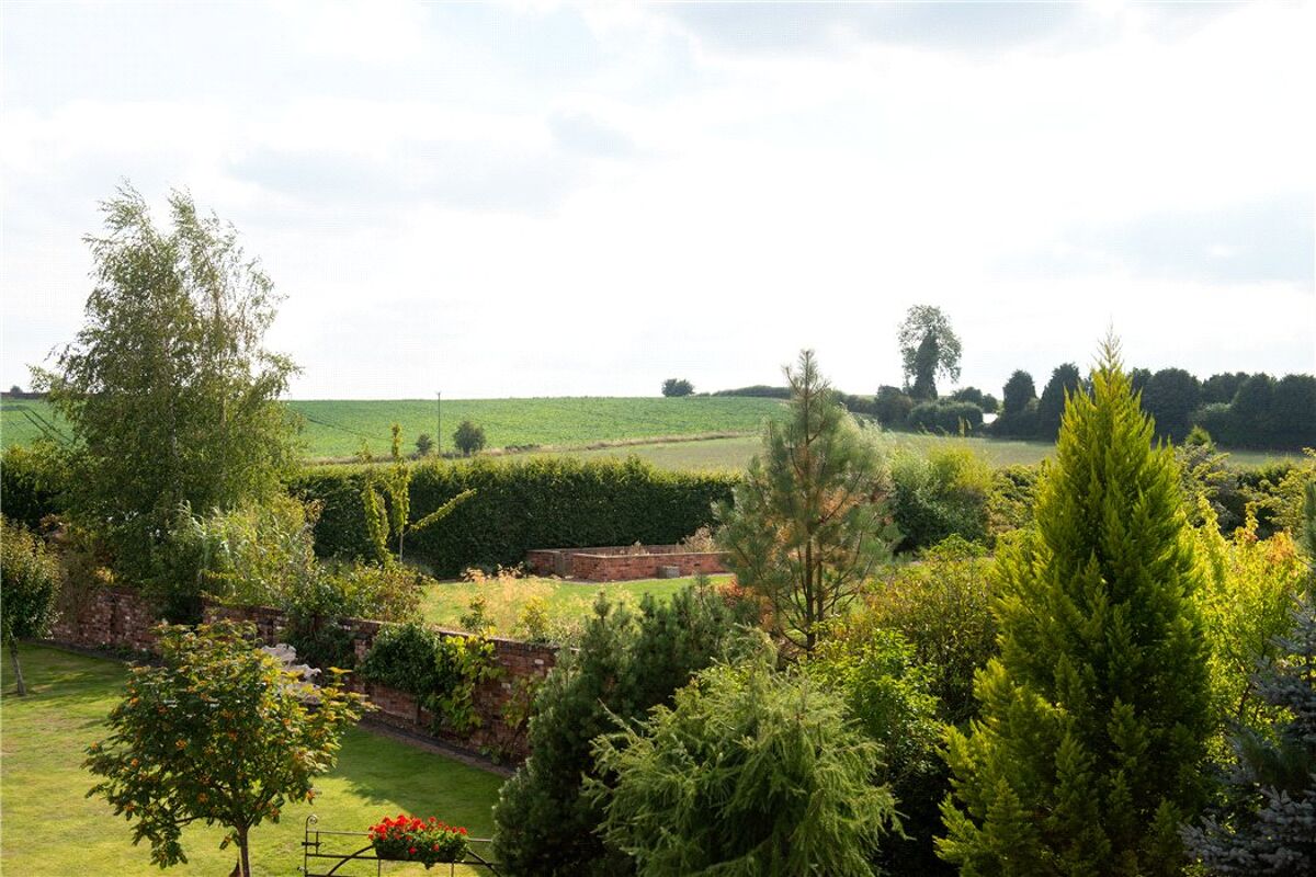 house for sale in Drayton Grove, Stourbridge, West Midlands, DY9