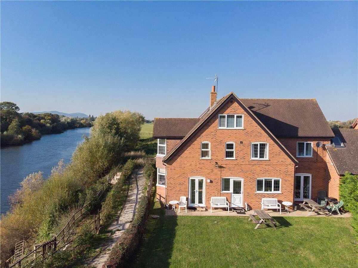 house for sale in Ferry Lane, Uckinghall, Tewkesbury, Worcestershire