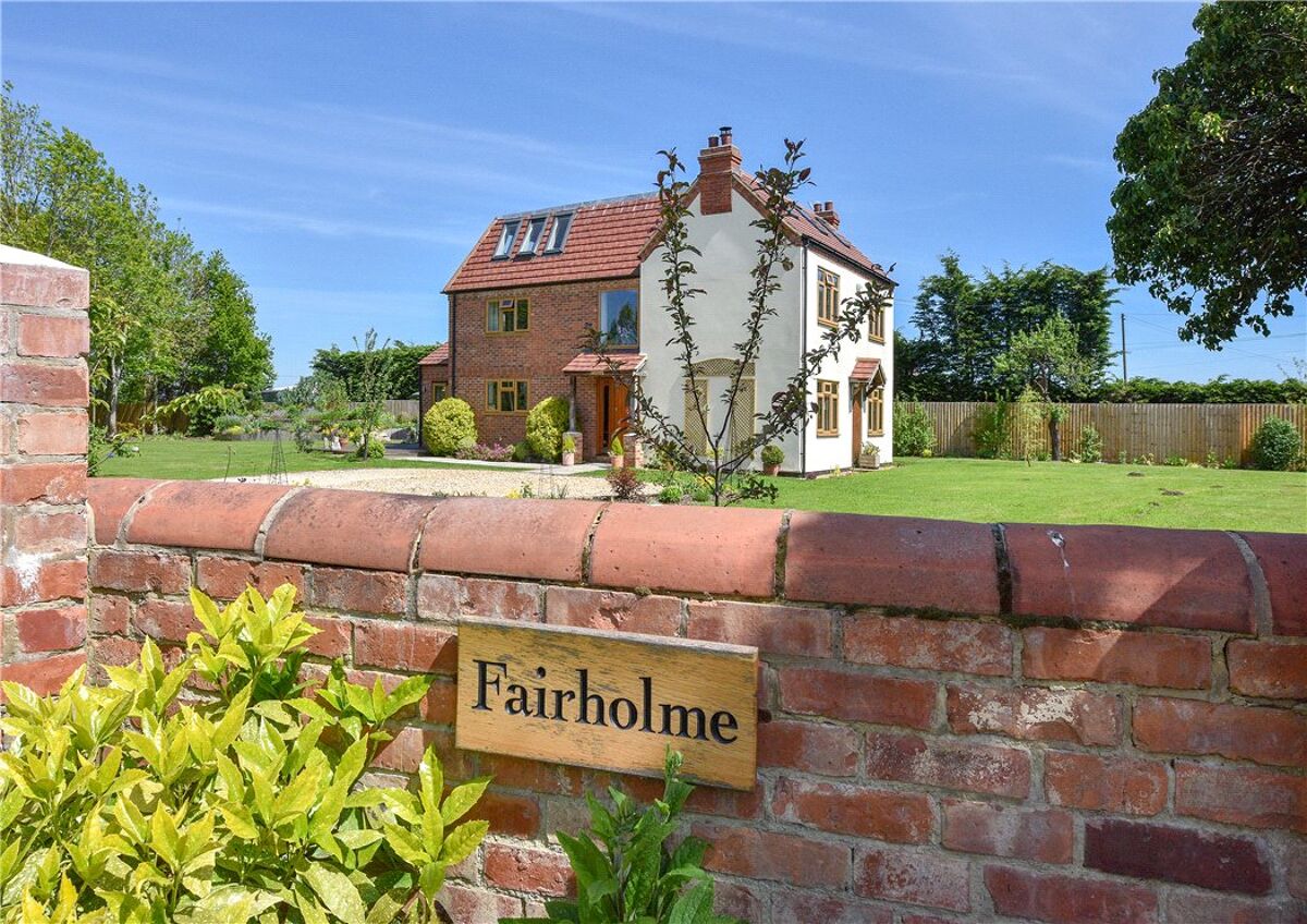 house for sale in Worcester Road, Drakes Broughton, Pershore